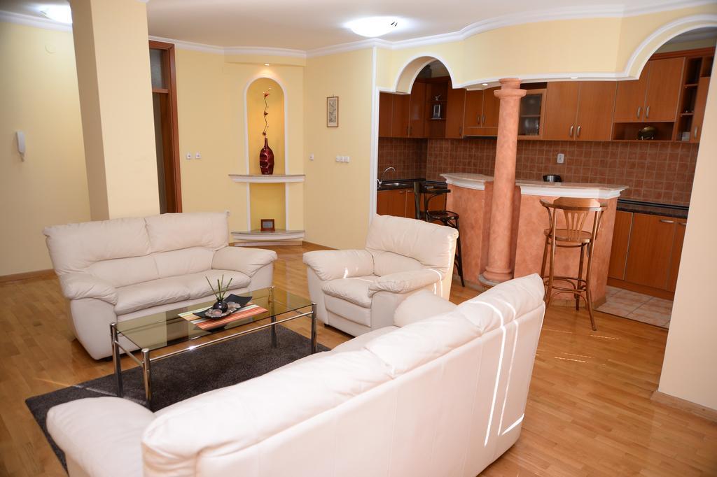 Exclusive Central Apartments Skopje Bagian luar foto