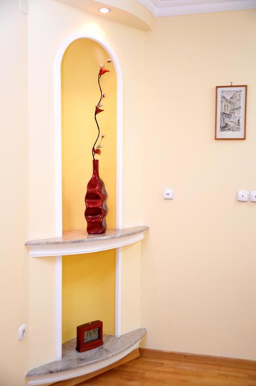 Exclusive Central Apartments Skopje Bagian luar foto
