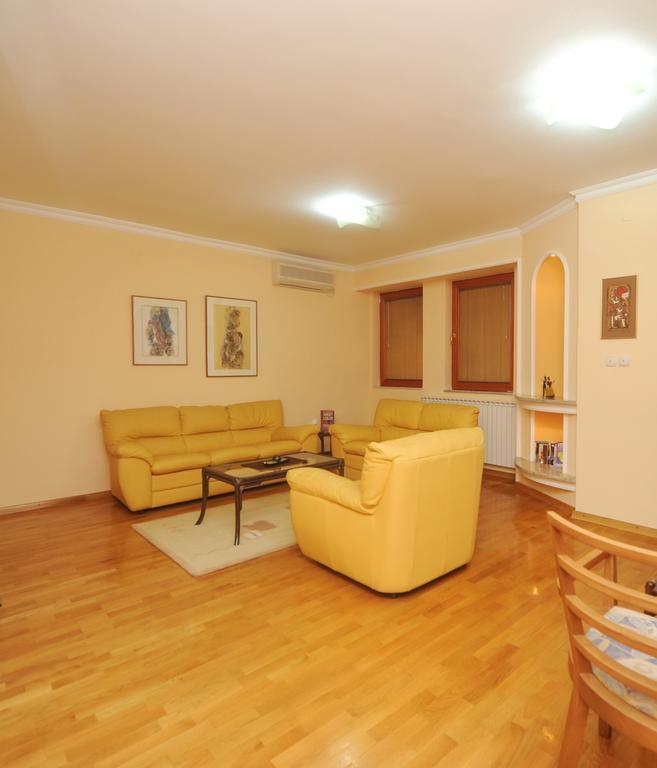 Exclusive Central Apartments Skopje Bagian luar foto