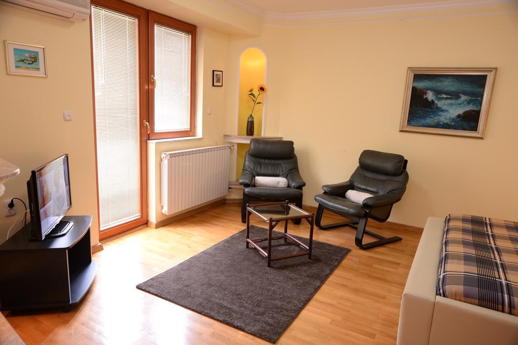 Exclusive Central Apartments Skopje Bagian luar foto