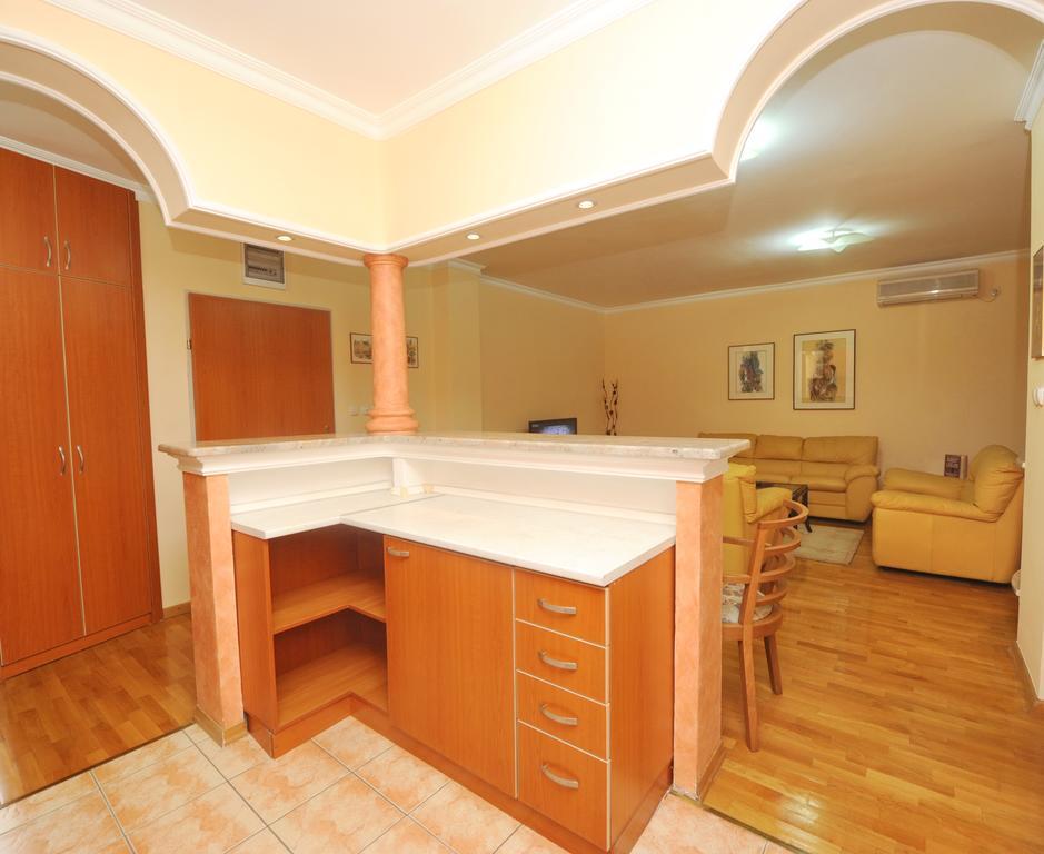 Exclusive Central Apartments Skopje Bagian luar foto