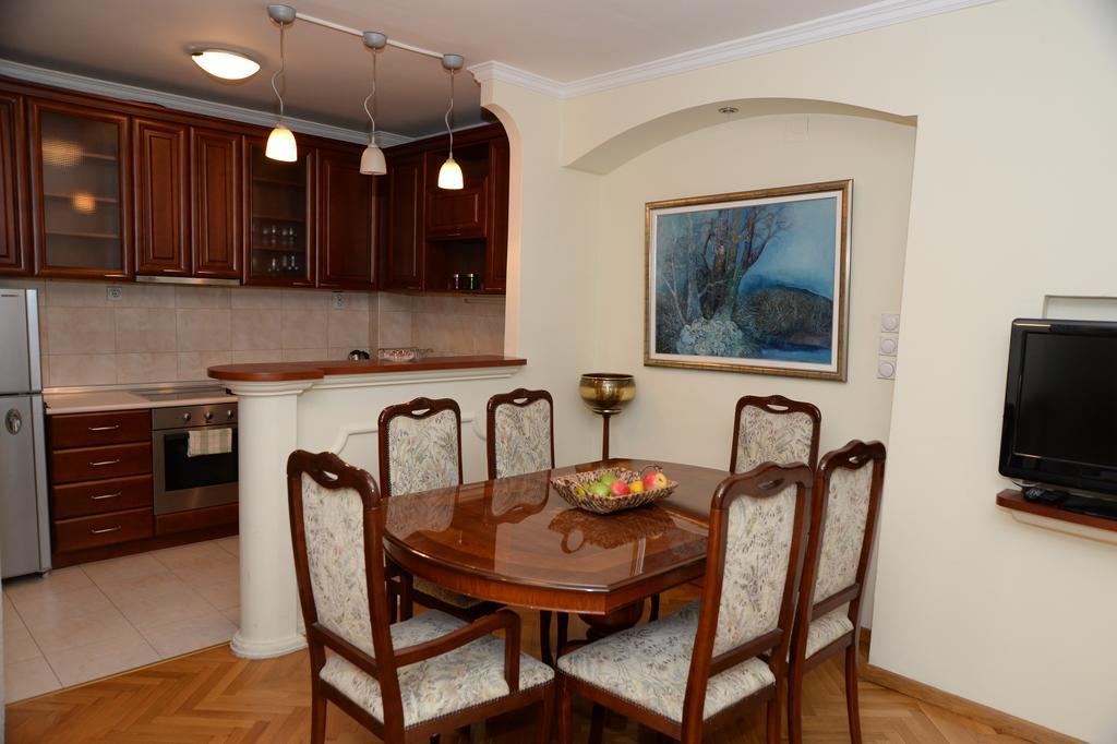 Exclusive Central Apartments Skopje Bagian luar foto