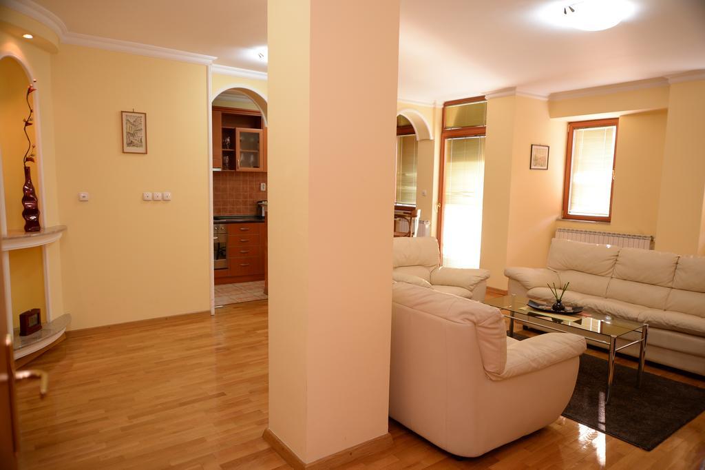 Exclusive Central Apartments Skopje Bagian luar foto