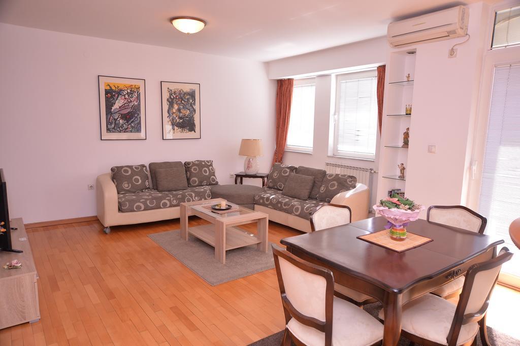 Exclusive Central Apartments Skopje Bagian luar foto