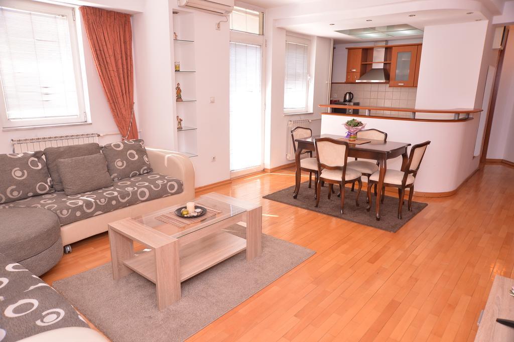 Exclusive Central Apartments Skopje Bagian luar foto